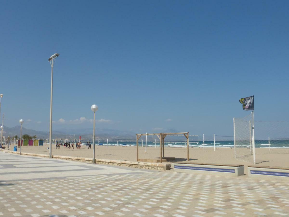 Family And Friends - San Juan Playa Alicante Exterior foto
